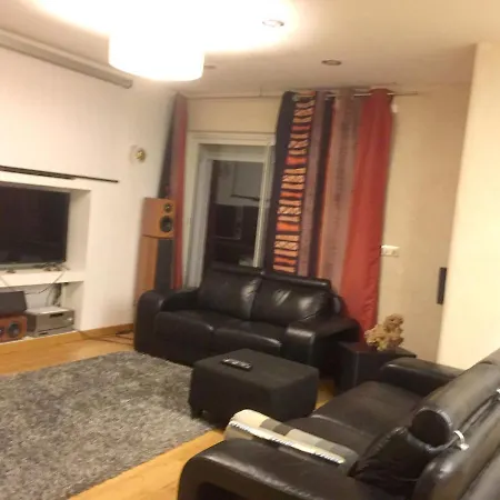 Apartment Avec Piscine Privee A *