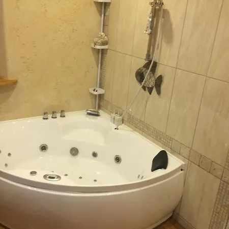 Avec Piscine Privée à *