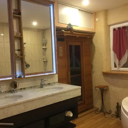 Apartament Avec Piscine Privee A *