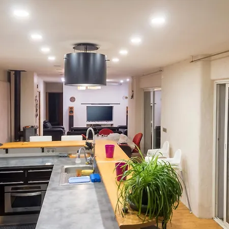 Apartament Avec Piscine Privee A